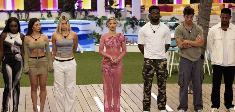 Love Island USA Season 6 Fans Reacts To Andrea Dumping Media Traffic love-island-usa-season-6-fans-reacts-to-andrea-dumping-media-traffic